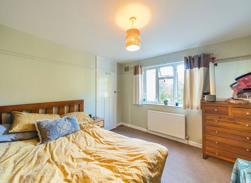 Properties for sale in Park Close - KT2 6DW view5