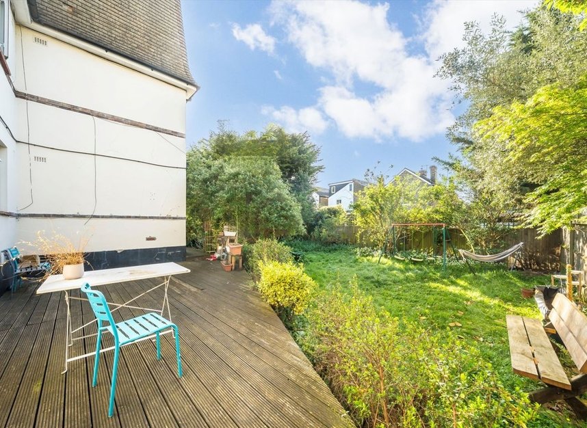 Properties for sale in Park Close - KT2 6DW view6