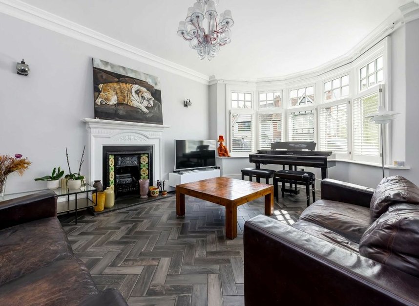 Properties for sale in Park Crescent - N3 2NL view5