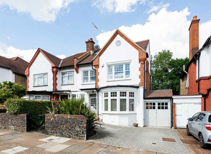 Properties for sale in Park Crescent - N3 2NL view1