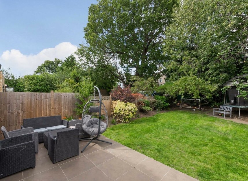 Properties for sale in Park Crescent - N3 2NL view8