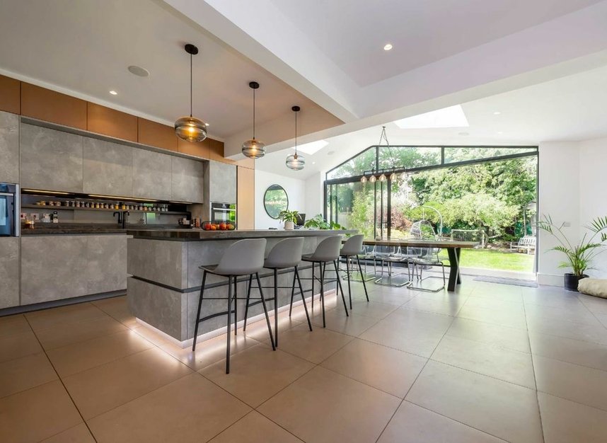 Properties for sale in Park Crescent - N3 2NL view4