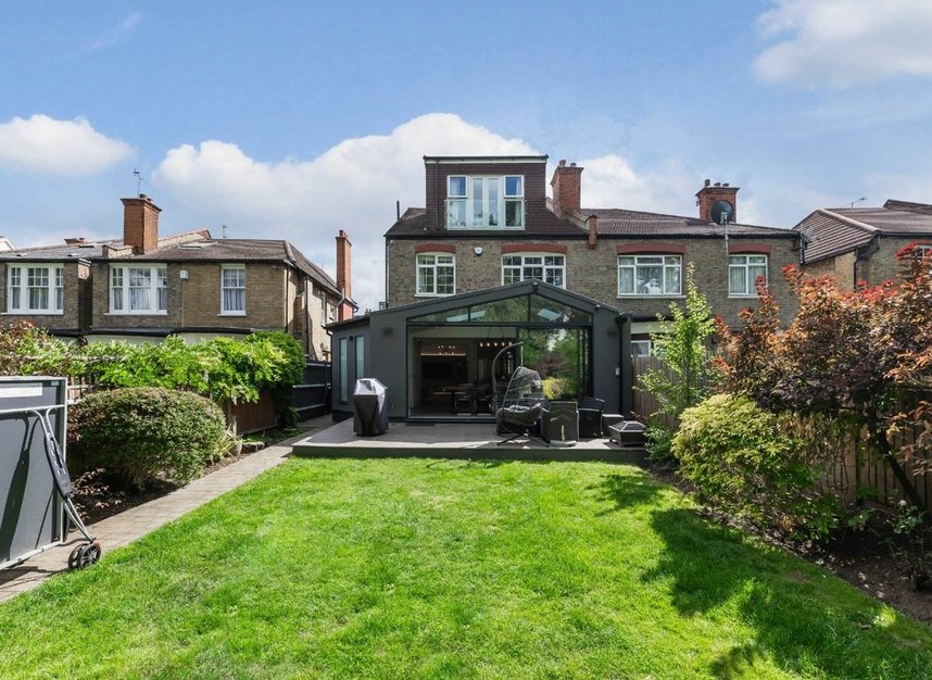 Properties for sale in Park Crescent - N3 2NL view2