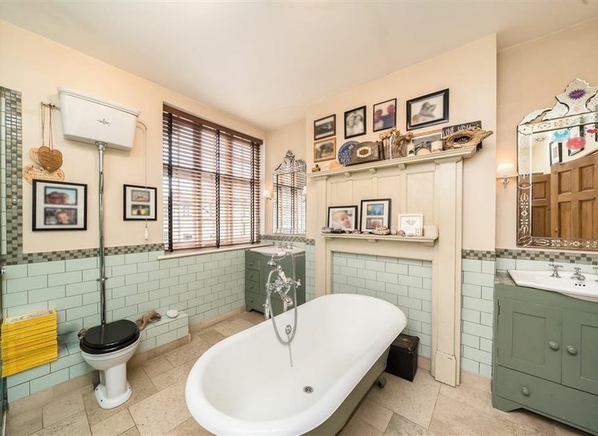 Properties for sale in Park Hill - SW4 9PB view9