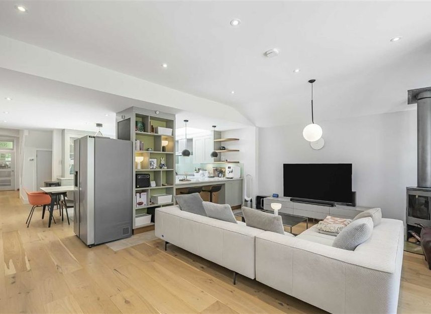 Properties for sale in Park Hill - SW4 9PB view2