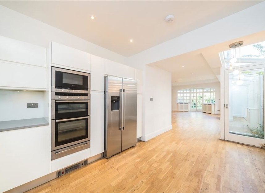 Properties for sale in Park Hill - SW4 9PB view3