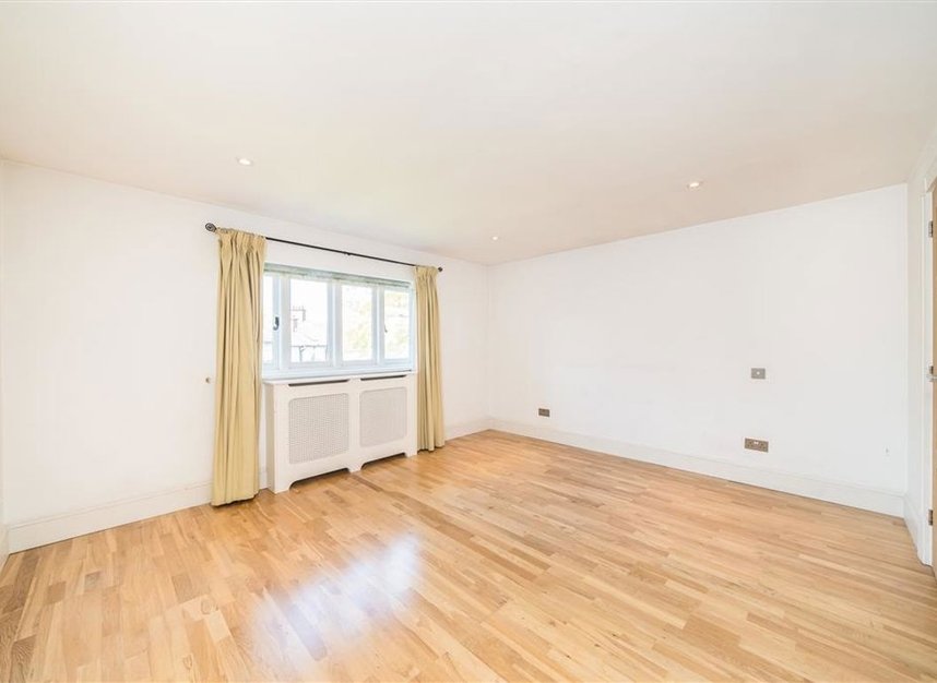 Properties for sale in Park Hill - SW4 9PB view7