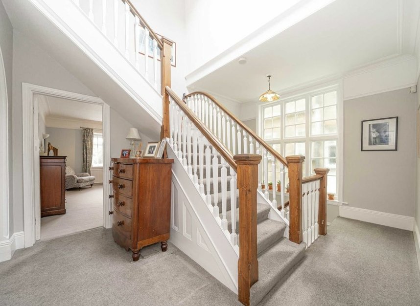 Properties sold in Park Road - TW12 1HG view12