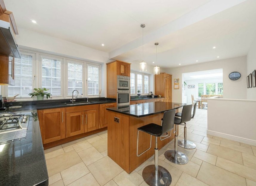 Properties sold in Park Road - TW12 1HG view5