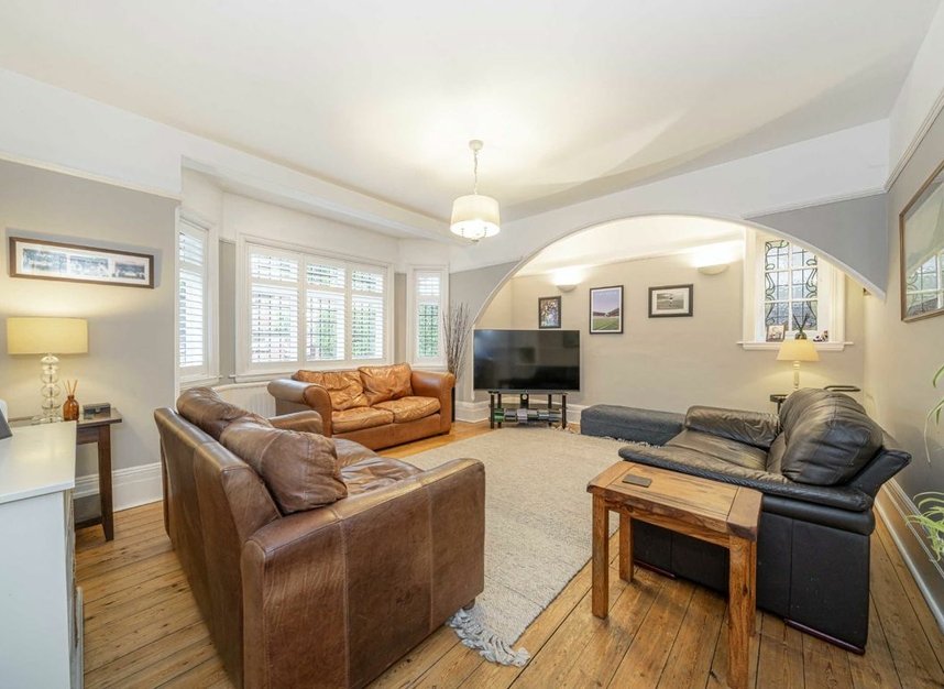 Properties sold in Park Road - TW12 1HG view4