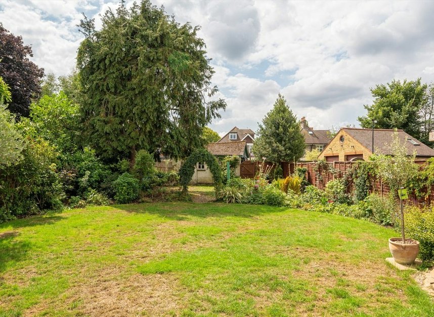 Properties sold in Park Road - TW12 1HG view8