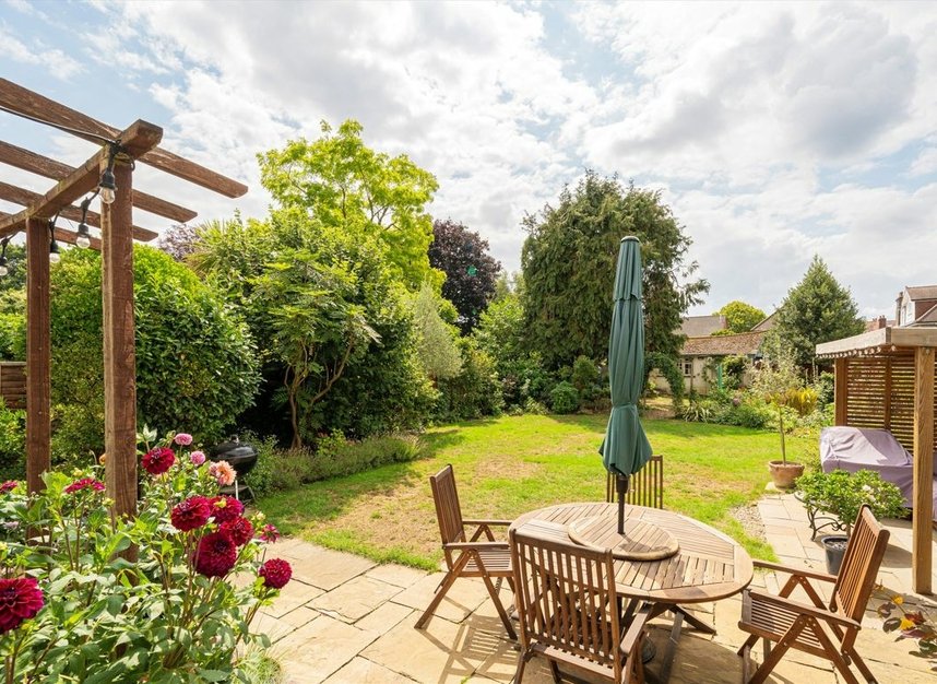 Properties sold in Park Road - TW12 1HG view9