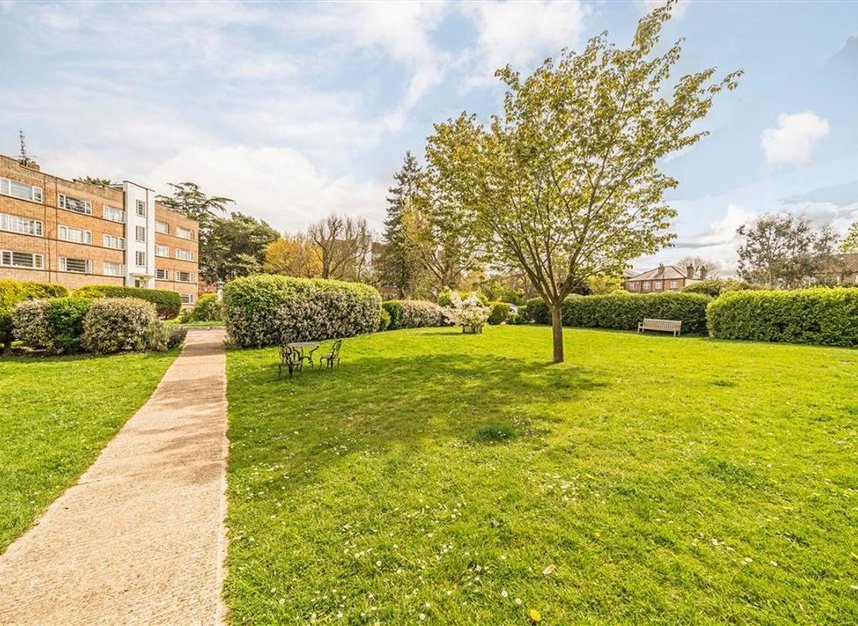 Properties for sale in Park Road - KT1 4AX view5