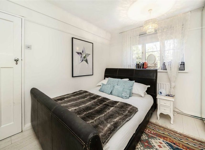 Properties for sale in Park Road - KT1 4AX view4