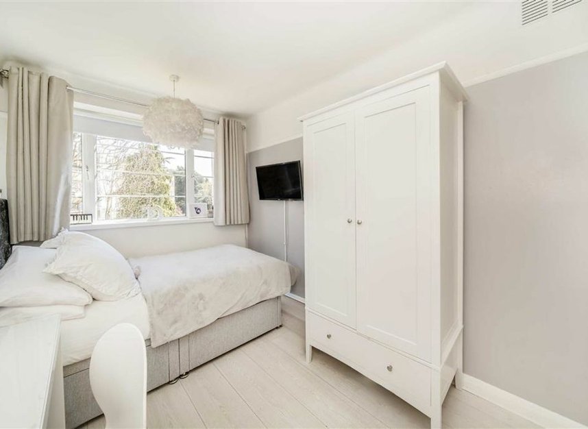 Properties for sale in Park Road - KT1 4AX view5