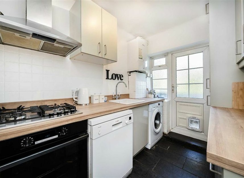 Properties for sale in Park Road - KT1 4AX view3