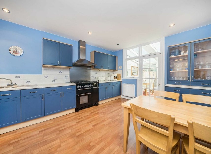 Properties for sale in Park Road - KT2 5JZ view3