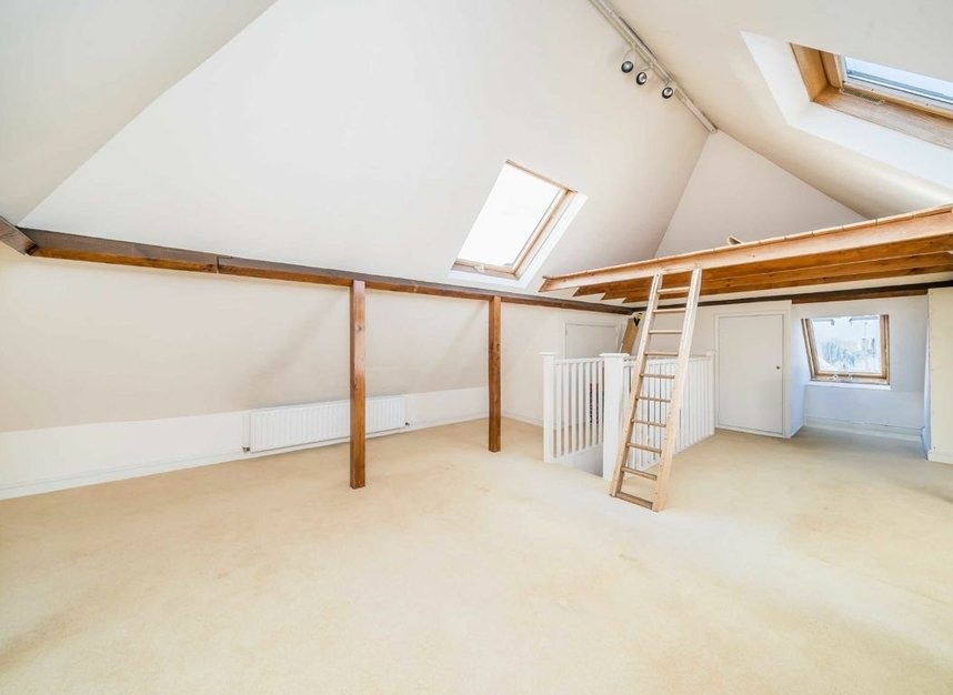 Properties for sale in Park Road - KT2 5JZ view6