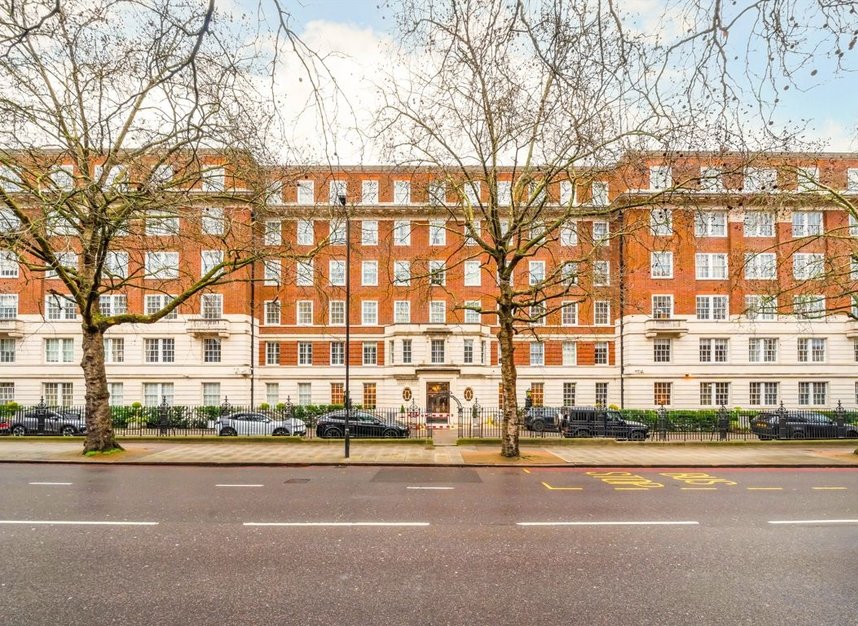 Properties for sale in Park Road - NW8 7RL view1