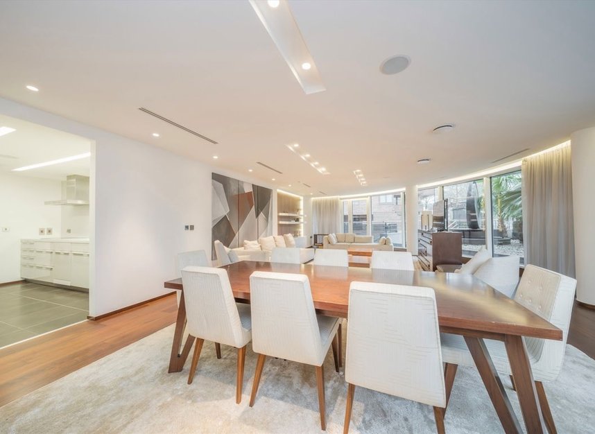 Properties for sale in Park Road - NW8 7EA view4