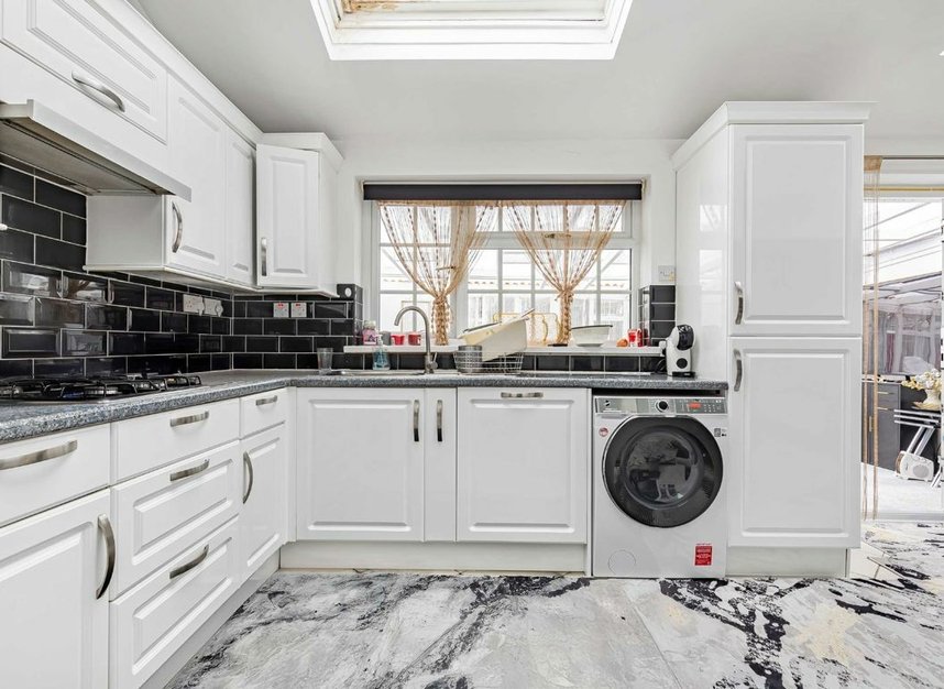 Properties for sale in Park View - W3 0PT view4