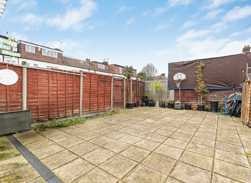 Properties for sale in Park View - W3 0PT view6