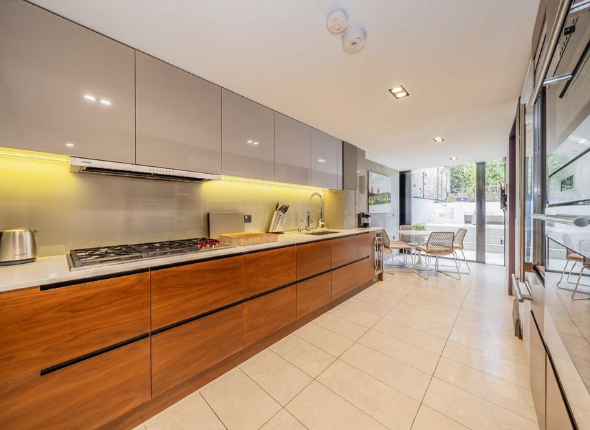 Properties for sale in Park Walk - SW10 0AJ view5