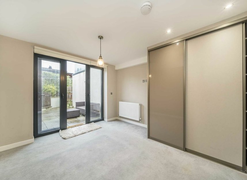 Properties sold in Parkhurst Road - N11 3EL view6