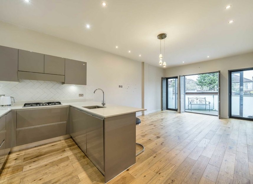 Properties sold in Parkhurst Road - N11 3EL view4