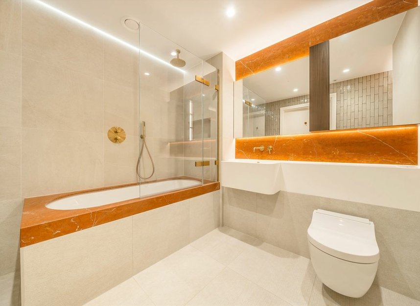 Properties for sale in Parkland Walk - SW6 2QD view6