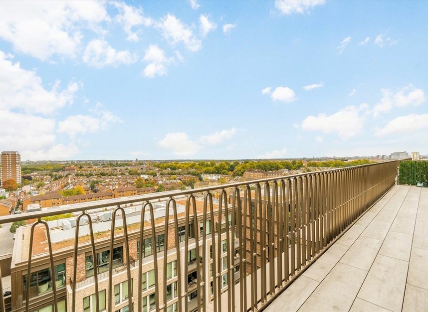 Properties for sale in Parkland Walk - SW6 2QD view3