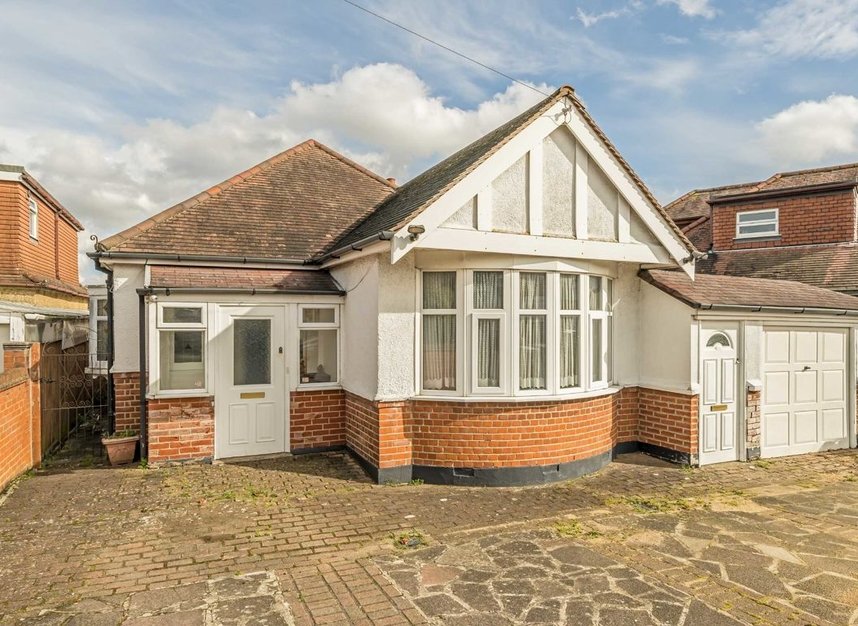 Bungalow for sale in Parkside Crescent, Surbiton, KT5 (Ref 220872