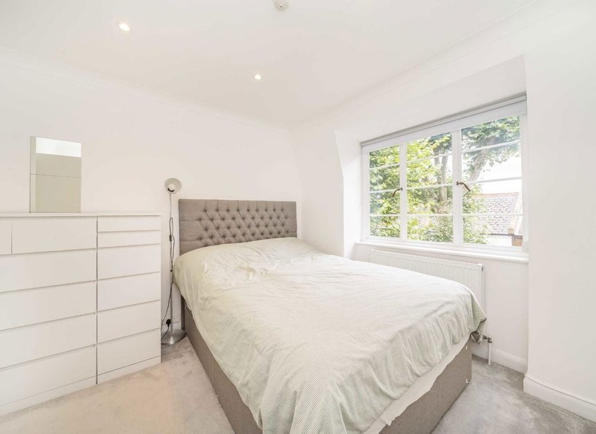 Properties for sale in Paxton Road - W4 2QX view4