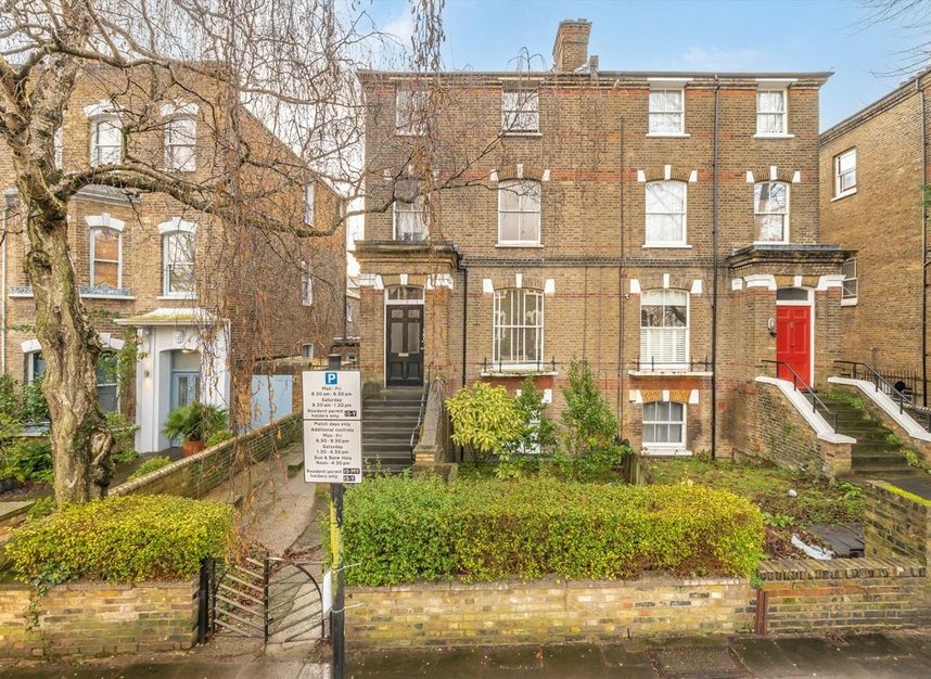 Properties for sale in Penn Road - N7 9RE view1