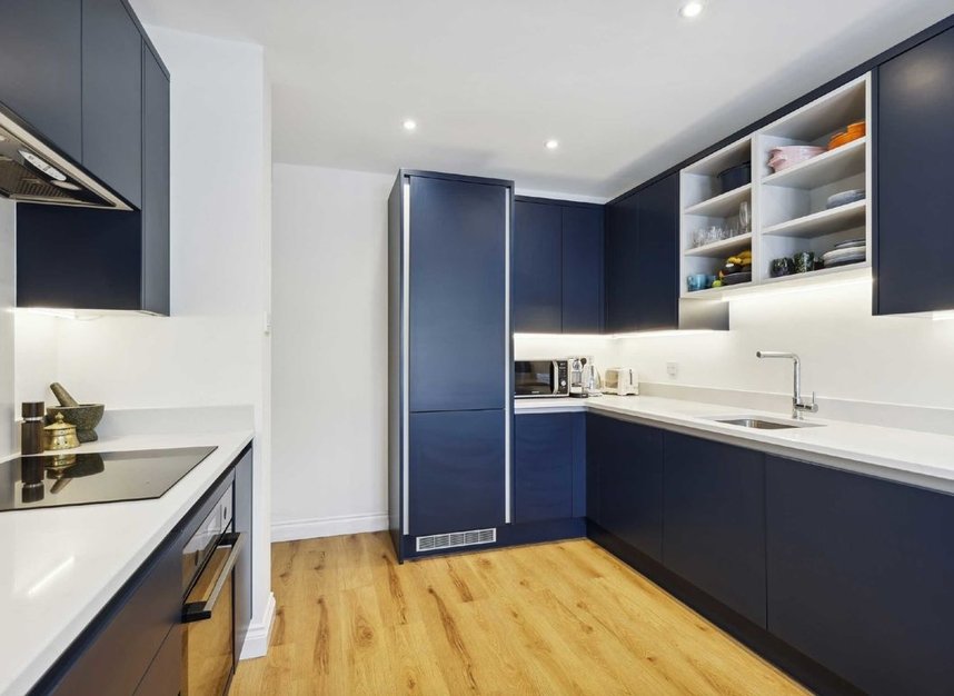 Flat for sale in Penners Gardens, Surbiton, KT6 (Ref 205807) Dexters