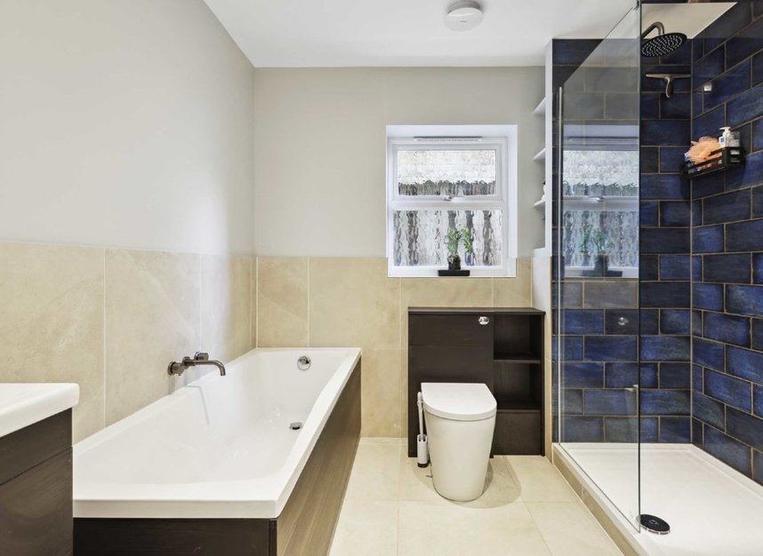 Flat for sale in Penners Gardens, Surbiton, KT6 (Ref 205807) Dexters