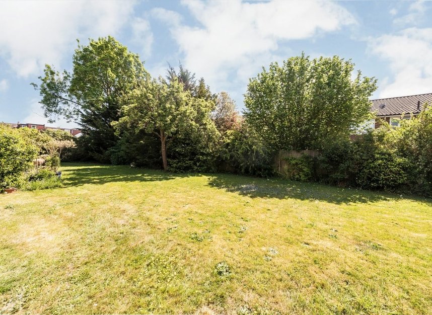 Properties sold in Percy Road - TW12 2JY view4