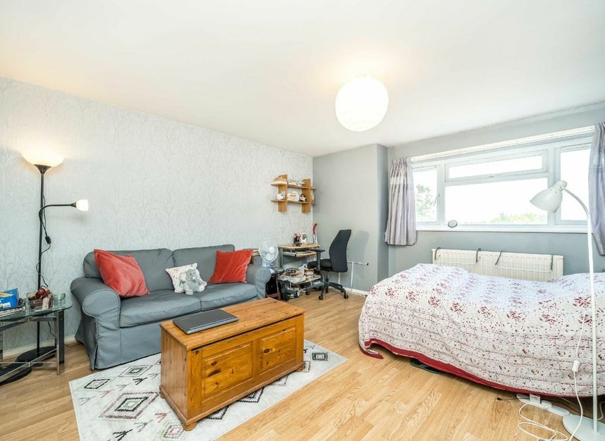 Properties for sale in Peregrine Road - TW16 6JQ view5