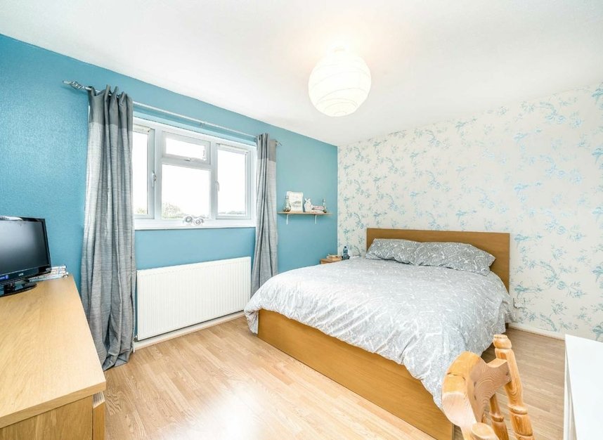 Properties for sale in Peregrine Road - TW16 6JQ view4