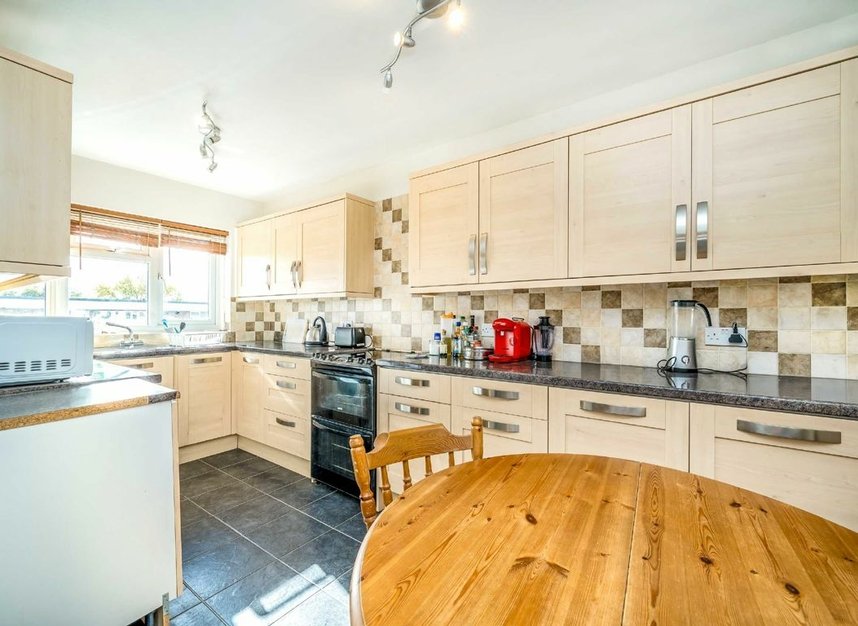 Properties for sale in Peregrine Road - TW16 6JQ view3