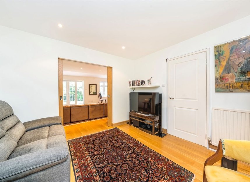 Properties for sale in Peregrine Way - SW19 4RN view7