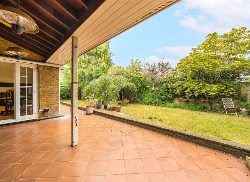 Properties for sale in Peregrine Way - SW19 4RN view3