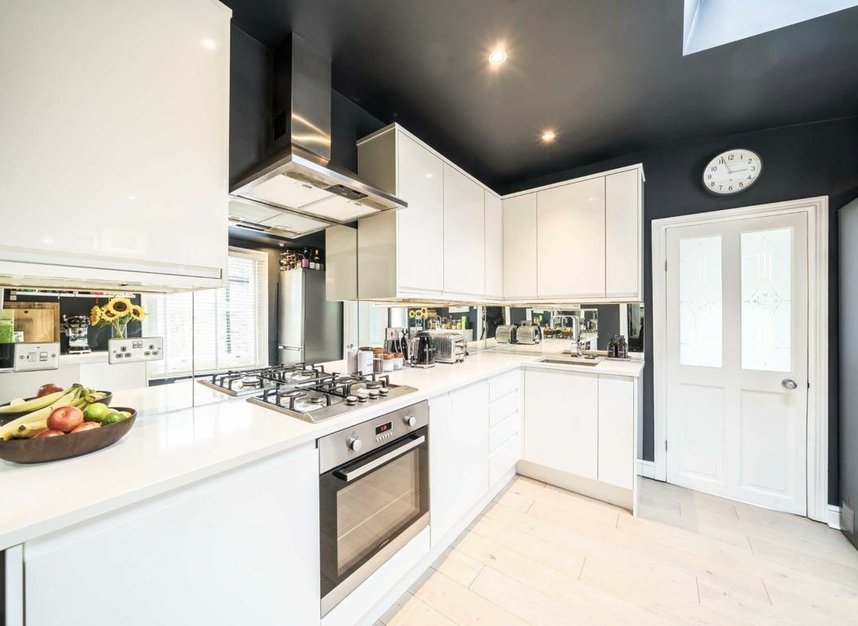 Properties for sale in Petersfield Road - W3 8NY view9