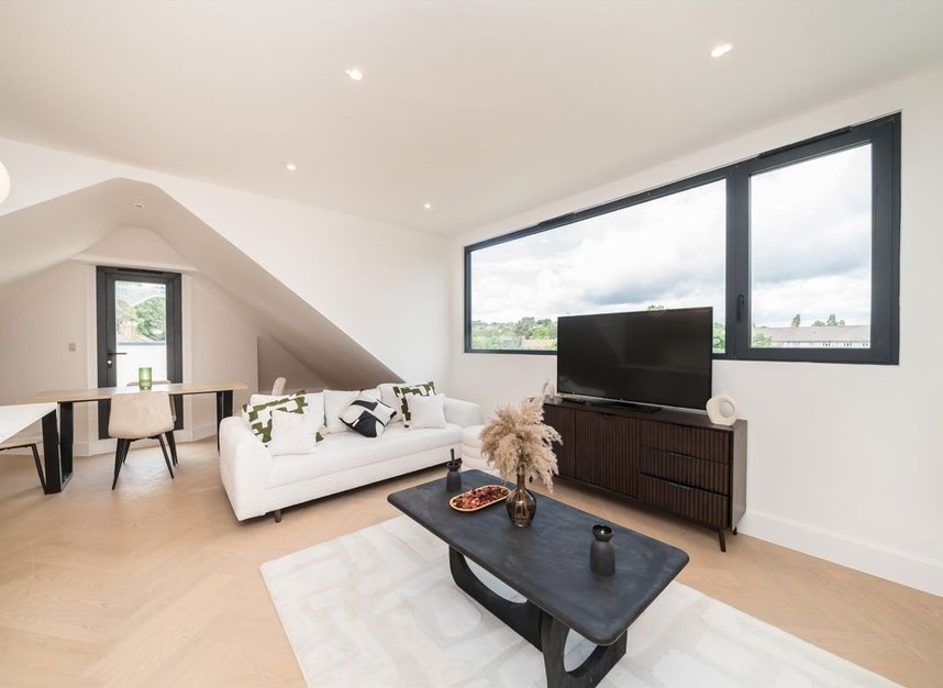 Properties for sale in Pitt Crescent - SW19 8HT view4