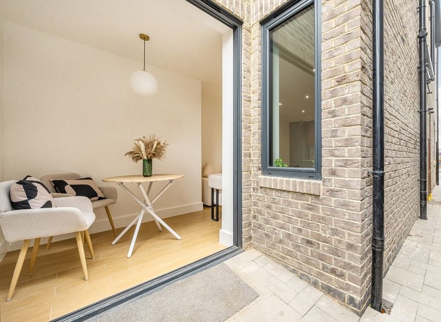 Properties for sale in Pitt Crescent - SW19 8HT view4