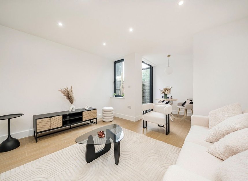Properties for sale in Pitt Crescent - SW19 8HT view3