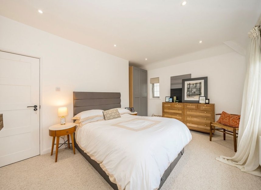 Properties for sale in Pleasance Road - SW15 5HR view5