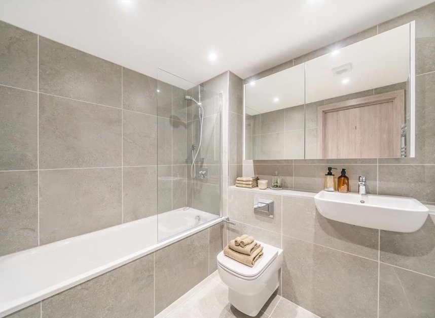 Properties for sale in Plough Road - SW11 2DE view8