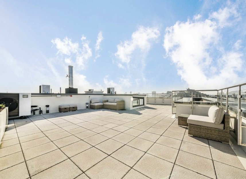 Properties for sale in Plough Road - SW11 2DE view3