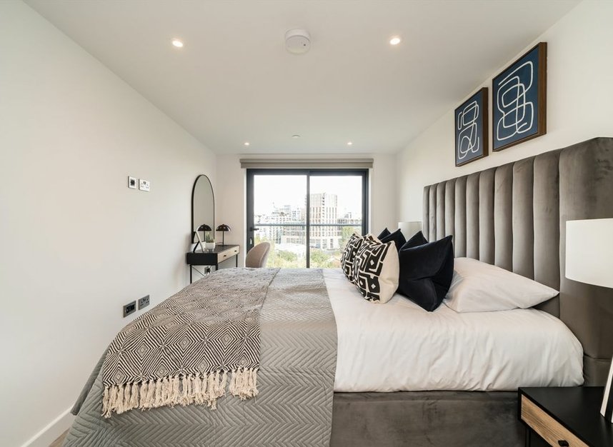 Properties for sale in Plough Road - SW11 2DE view10